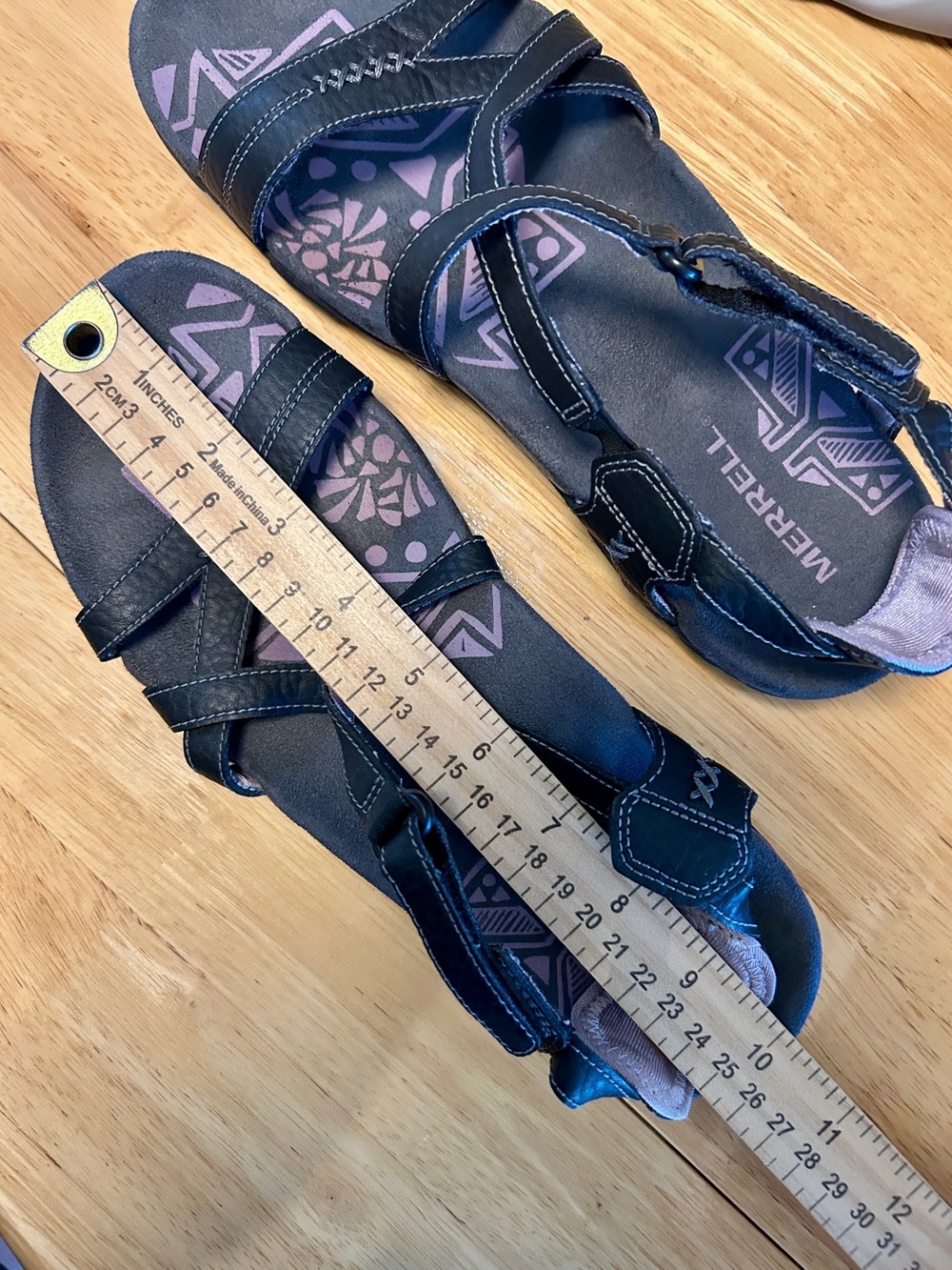 Merrell Women's Black Strappy Leather Sandals - Picture 14 of 15
